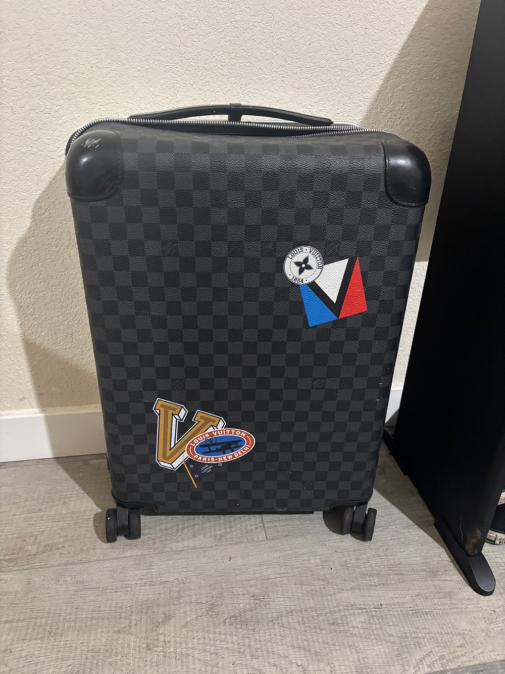 Louis Vuitton Horizon 55 rolling suitcase